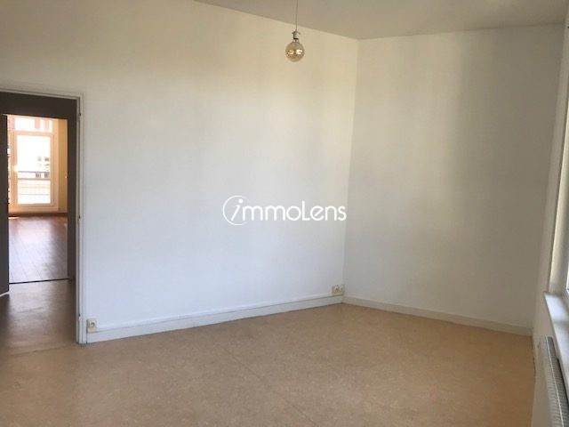 F2 centre ville LENS - 79,50m2 - balcon — photo 11