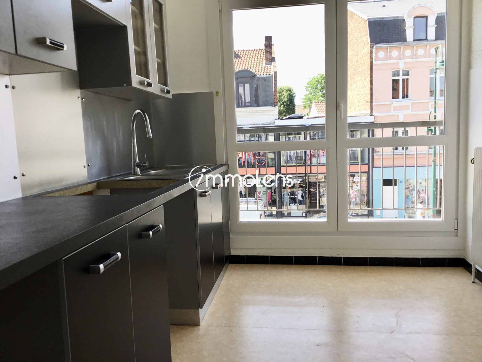 F2 centre ville LENS - 79,50m2 - balcon — photo 7