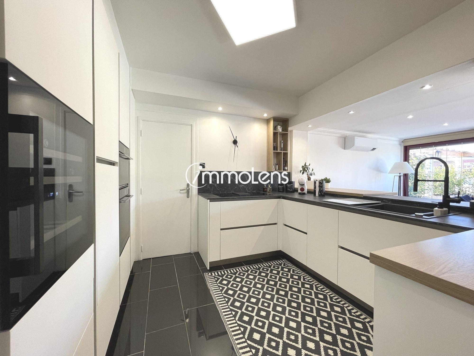 Appartement à vendre à Lens, 26 m², 6 pièces – photo 1 sur 20