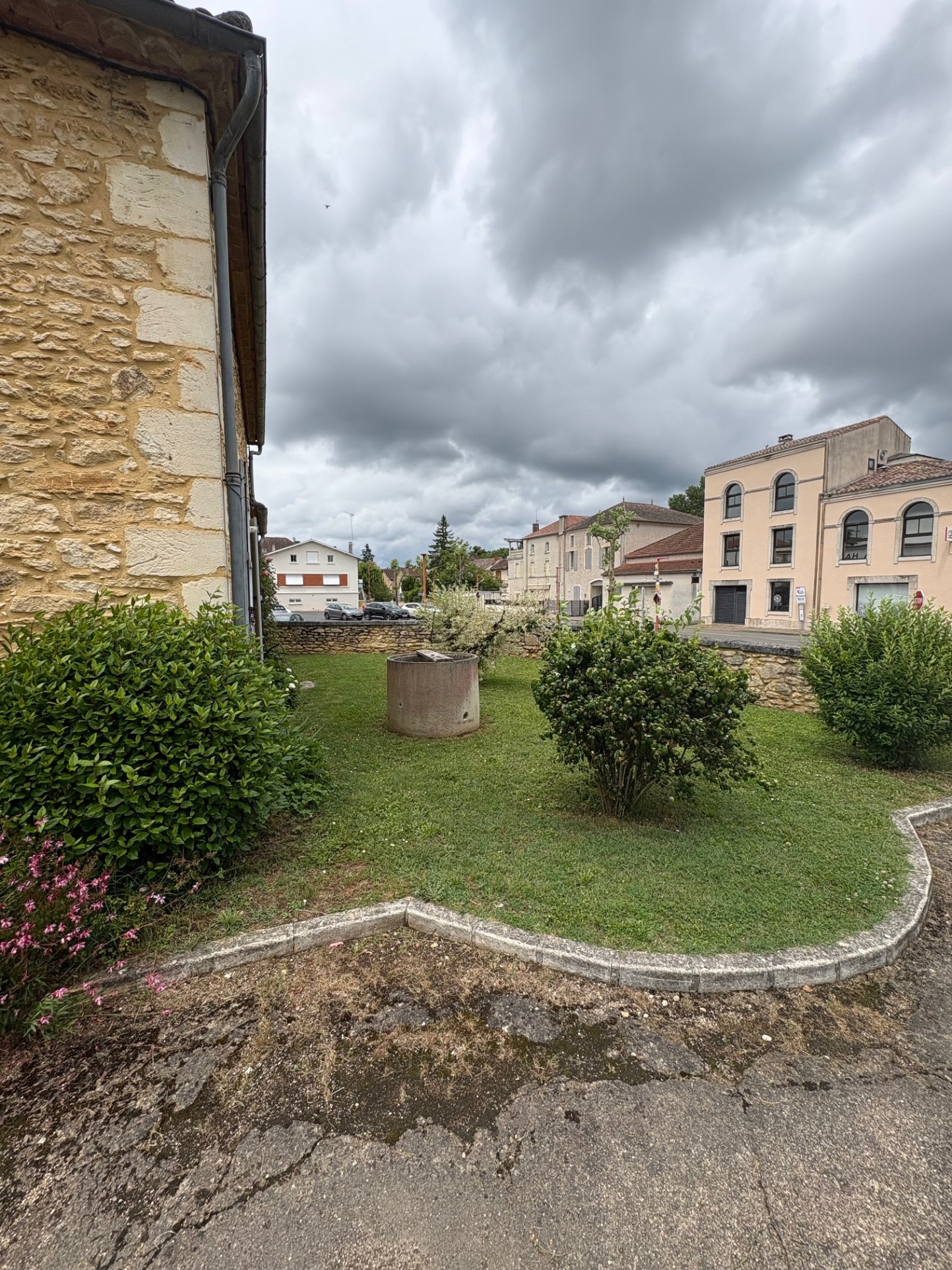 CHARMANTE MAISON EN PIERRE EN PLEIN CENTRE DE MONSEMPRON LIBOS — photo 12