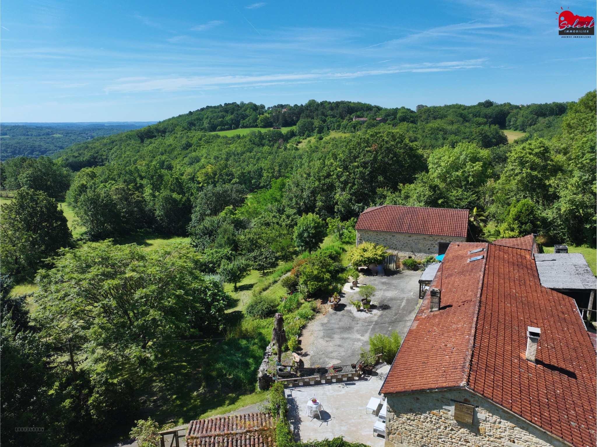 Maison à vendre à Fumel, 220 m², 9 pièces – photo 2 sur 11