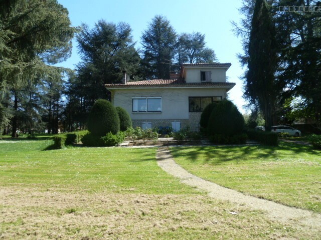 Bien immobilier à vendre à Montayral, 250 m², 8 pièces – photo 1 sur 20