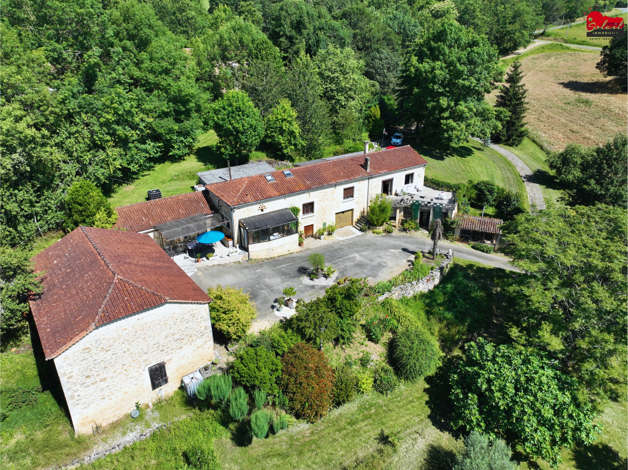Maison à vendre à Fumel, 220 m², 9 pièces – photo 1 sur 11