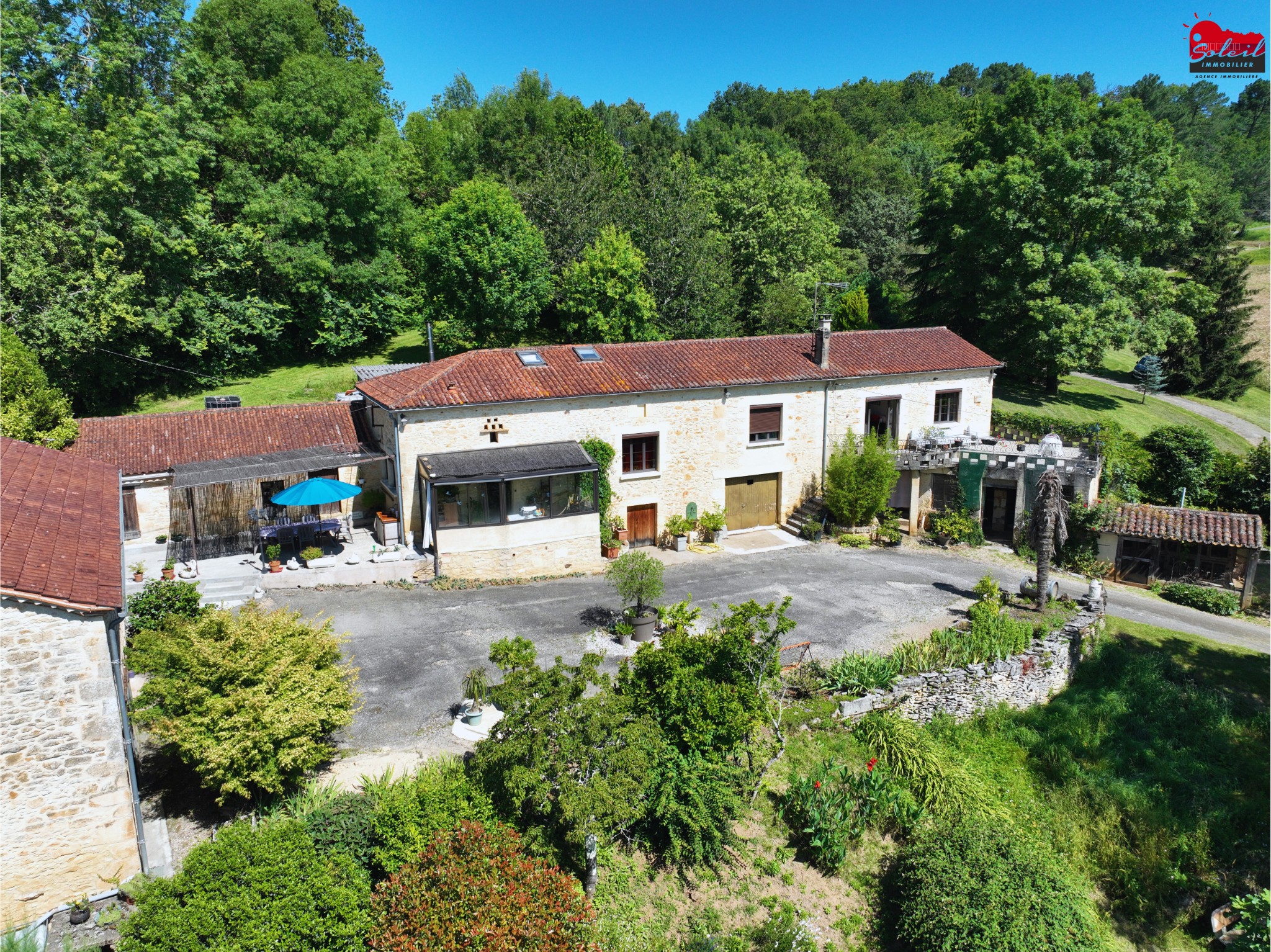 Maison à vendre à Fumel, 220 m², 9 pièces – photo 3 sur 11