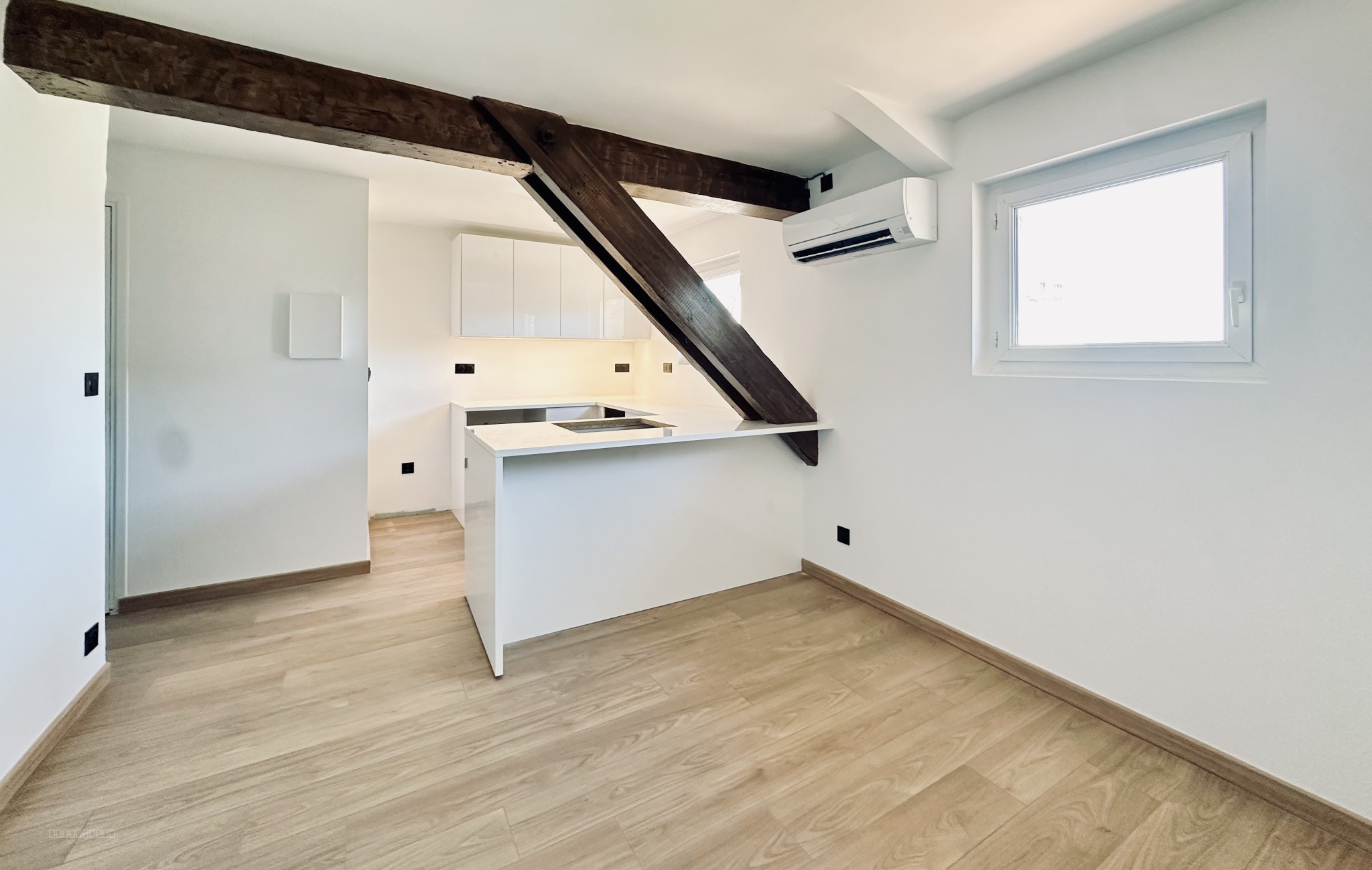 Exclusivité   T2 rénové   Périer, 8e arrondissement de Marseille — photo 4