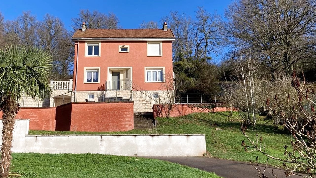 Maison à vendre à La Motte St Jean, 112 m², 6 pièces – photo 1 sur 18