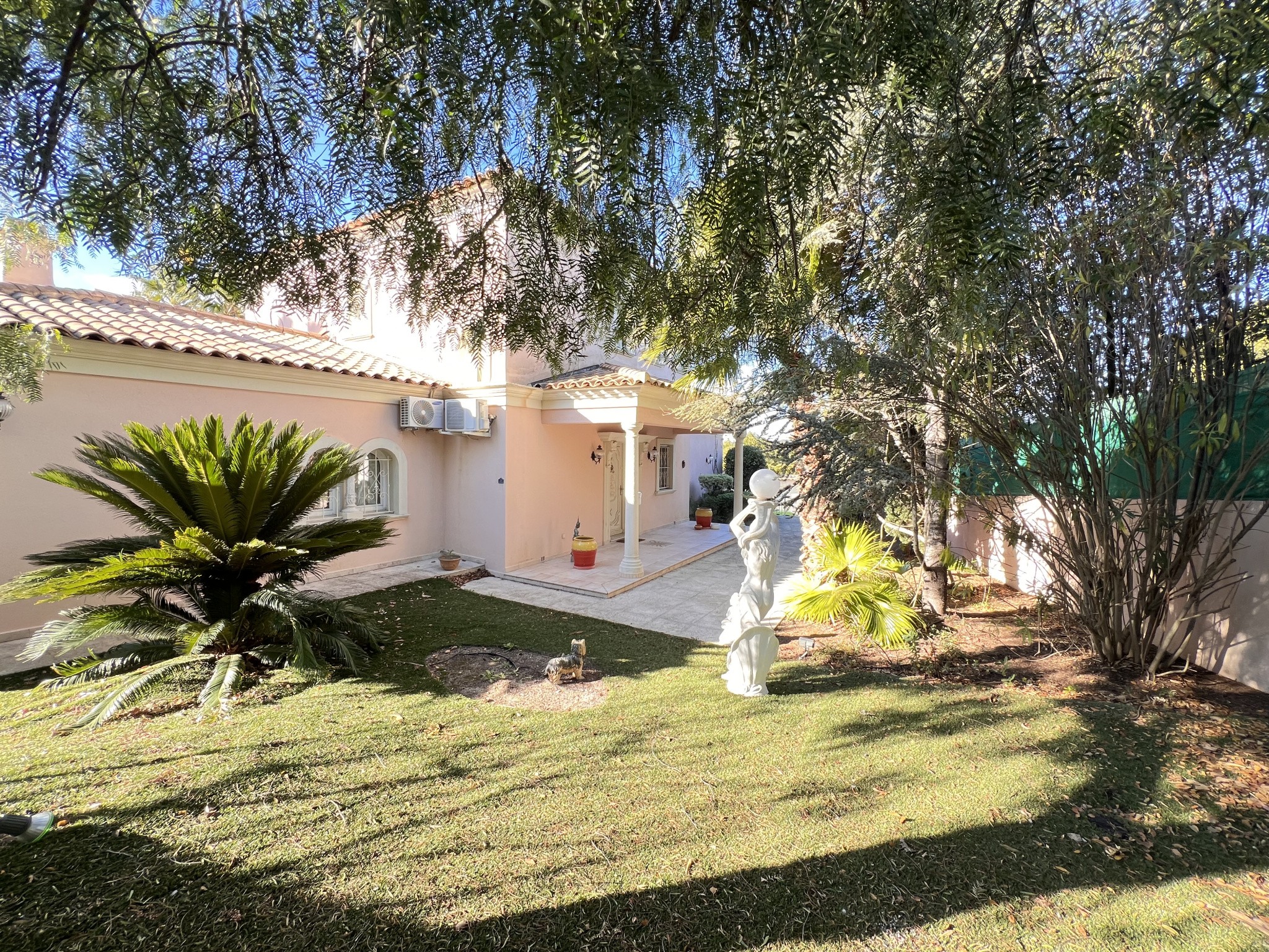 Villa à vendre à Sanary sur mer, 250 m², 6 pièces – photo 3 sur 7