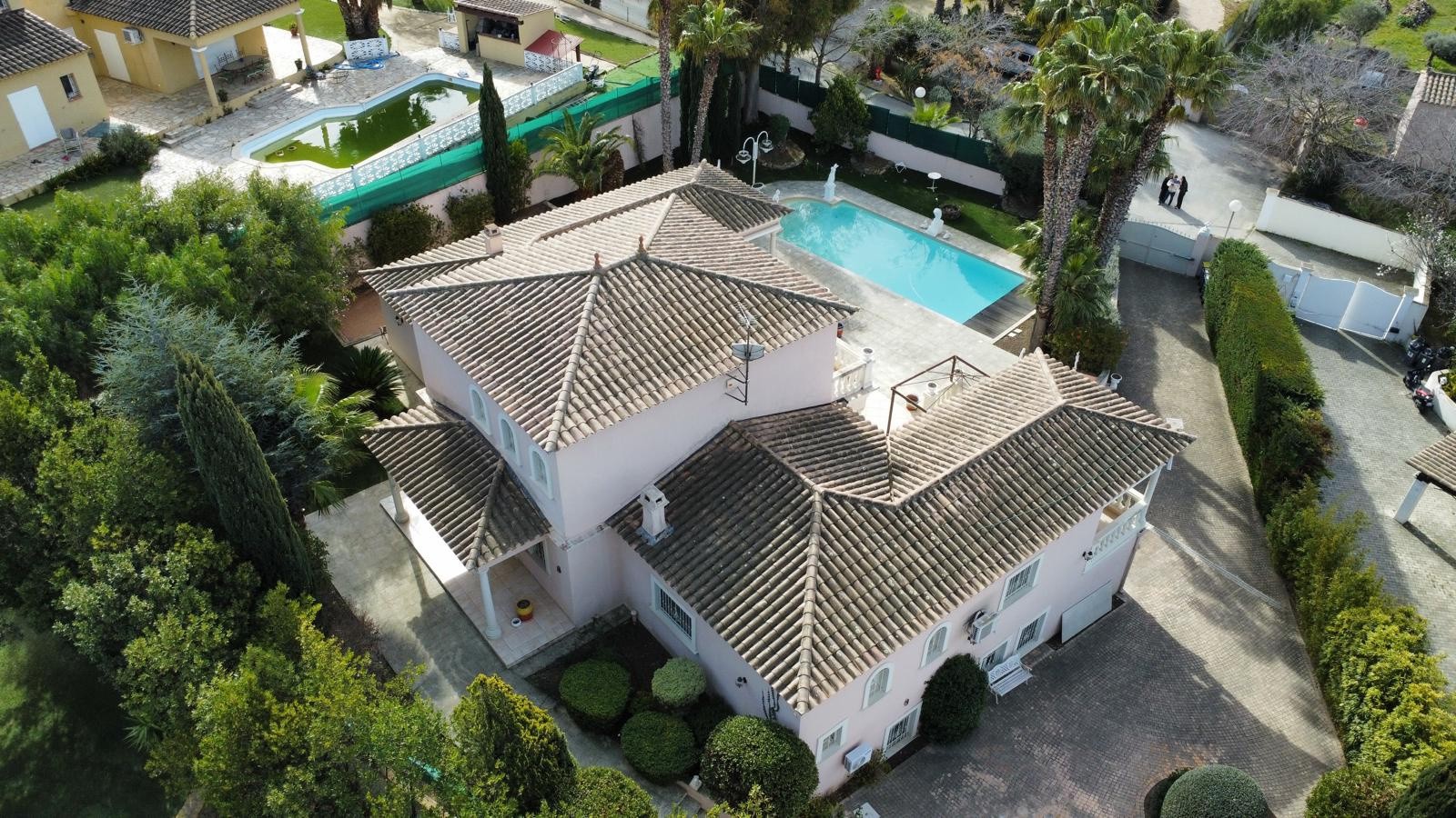 Villa à vendre à Sanary sur mer, 250 m², 6 pièces – photo 1 sur 7