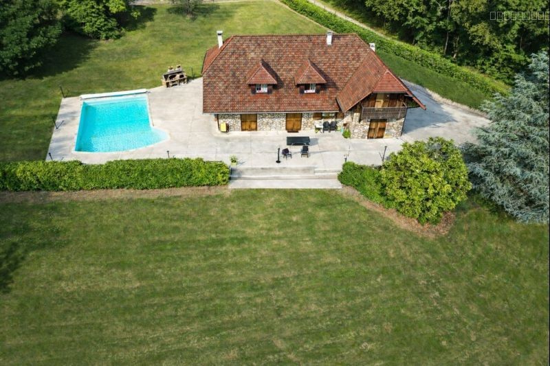 Villa à vendre à Le bourget du lac, 297 m², 8 pièces – photo 3 sur 11