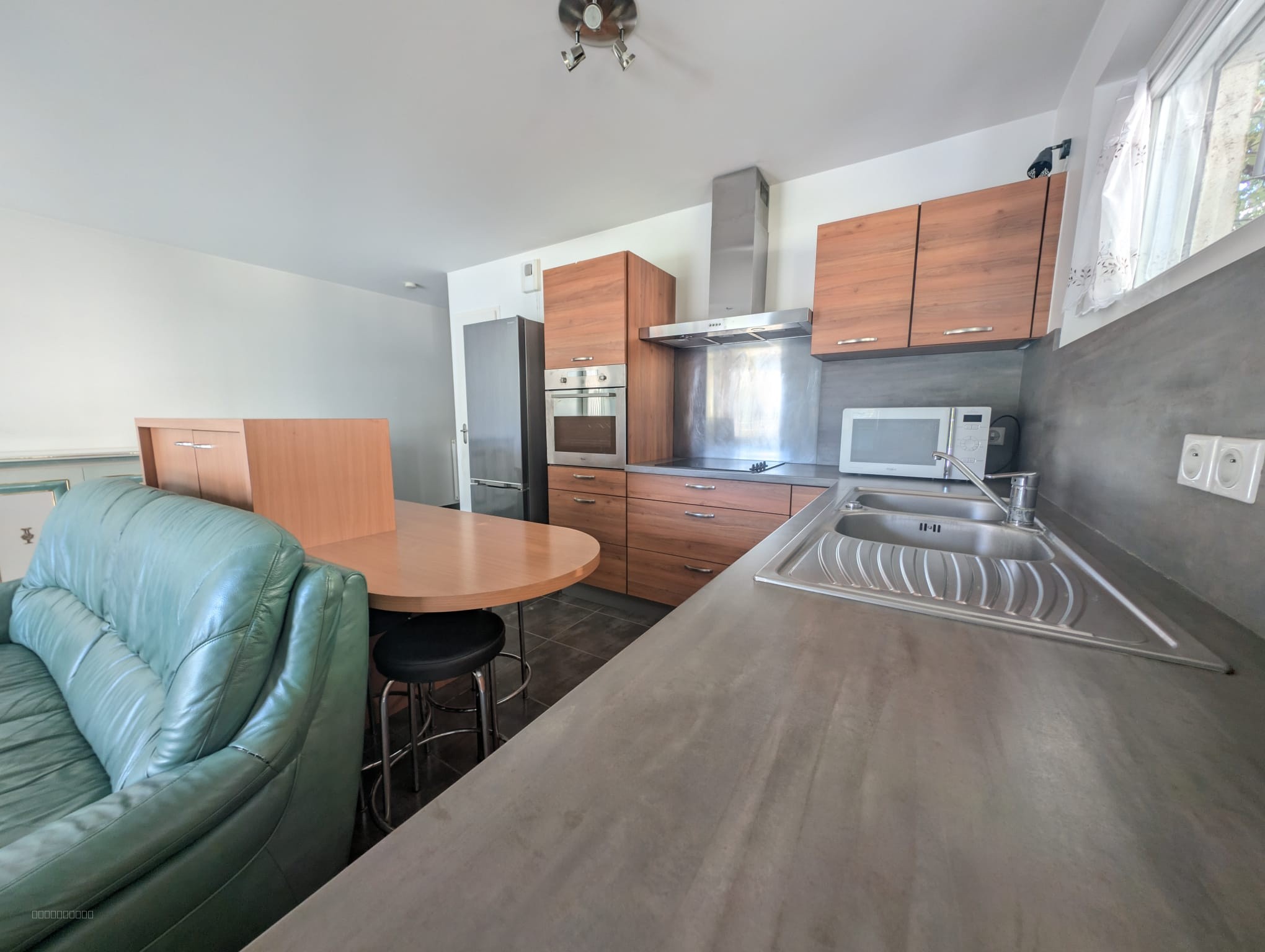 Beau T4 de 78 m2 avec balcon de 10 m2 à proximité directe du lac  | 74000 Annecy — photo 4