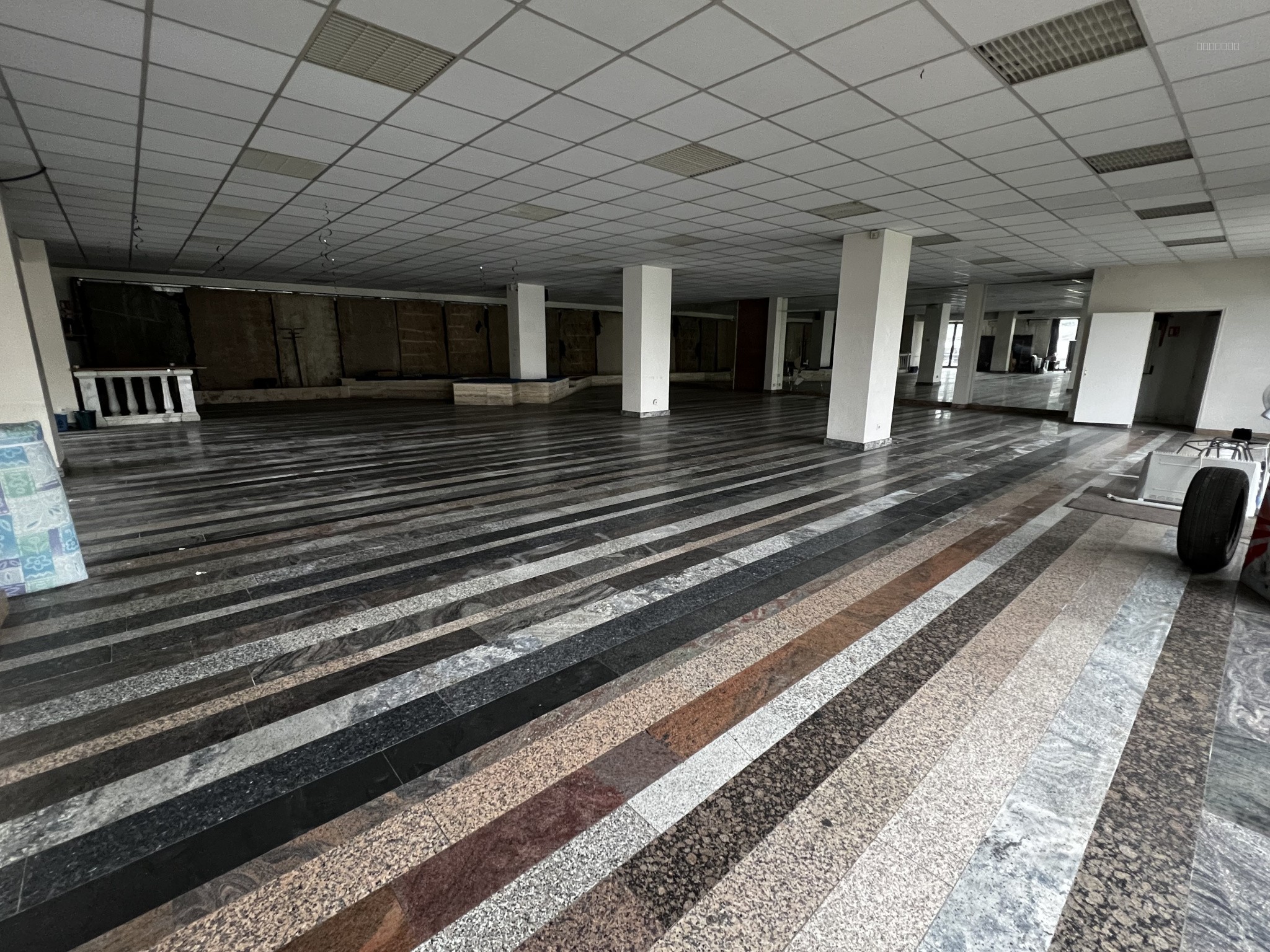 Local commercial à vendre à Morsang sur orge, 361 m² – photo 1 sur 5