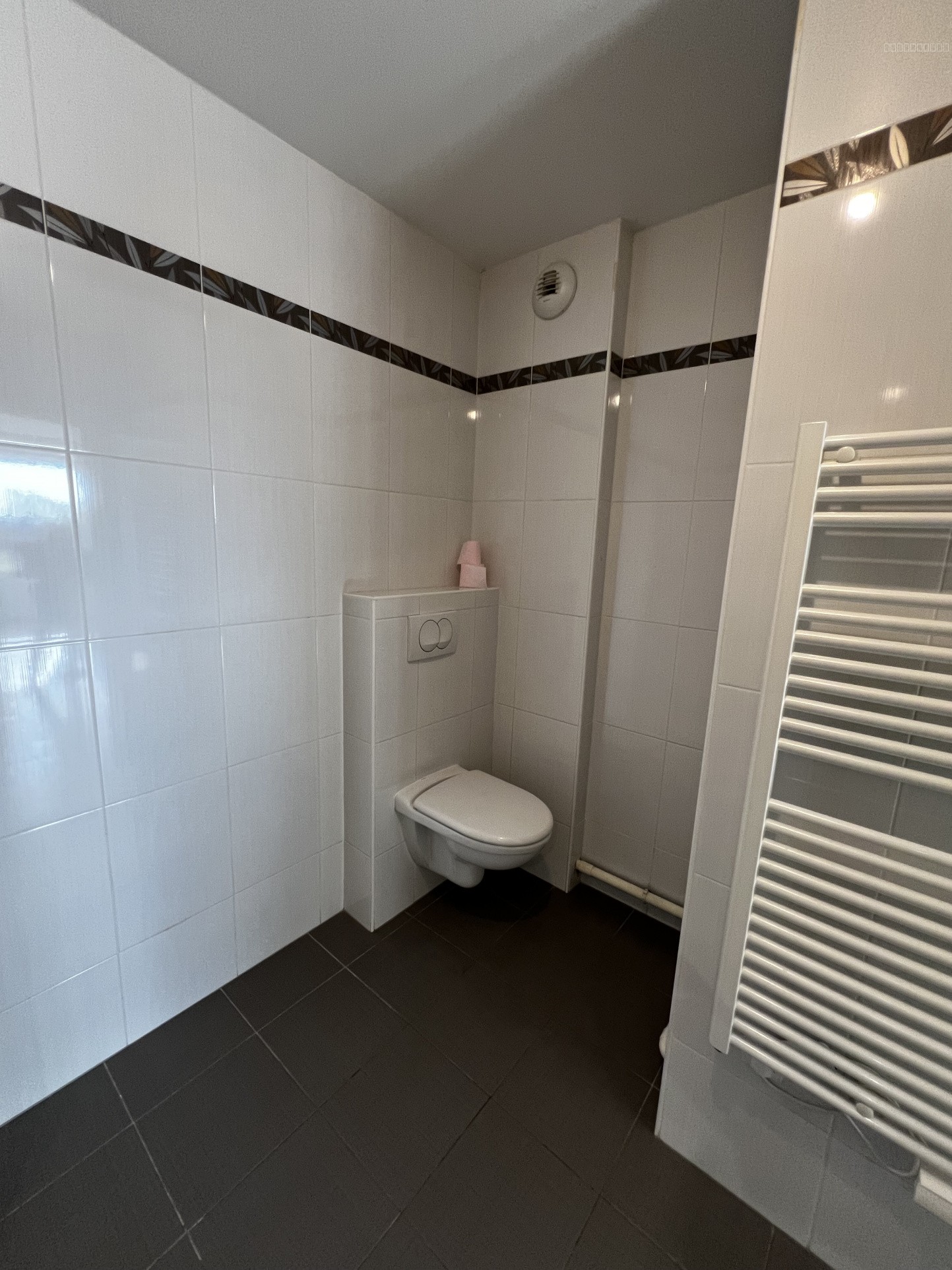 À vendre : Superbe appartement 2 pièces avec  2 parking extérieur — photo 7
