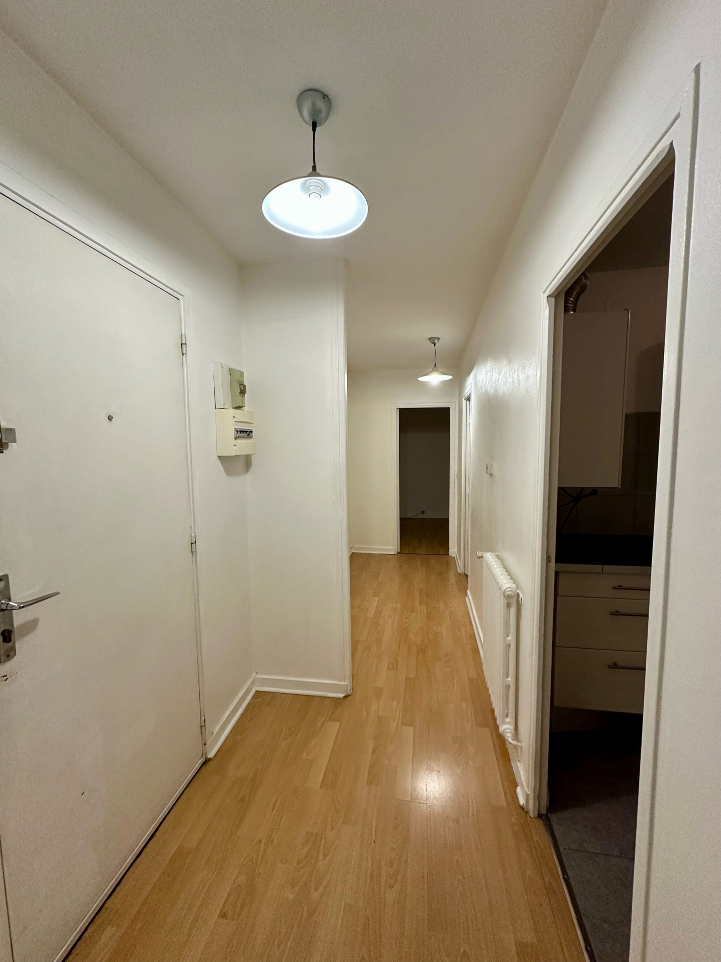À VENDRE   2 pièces de 47,90 m2   Dernier étage   Proche GARE ! — photo 4