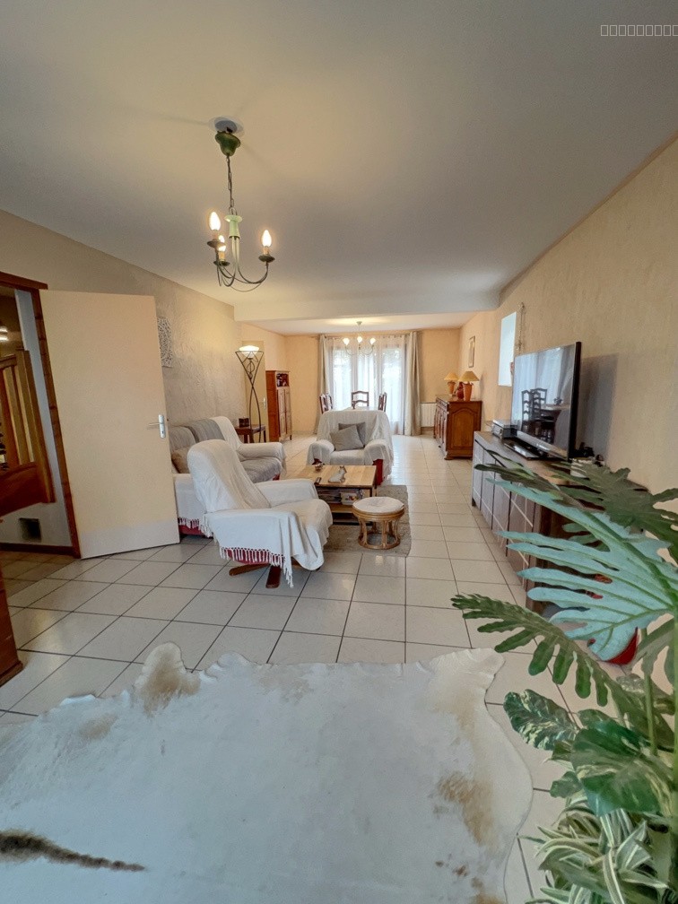 Maison familiale   5 / 6  pièces   Sous‑sol total   Environnement CALME   DPE C — photo 3