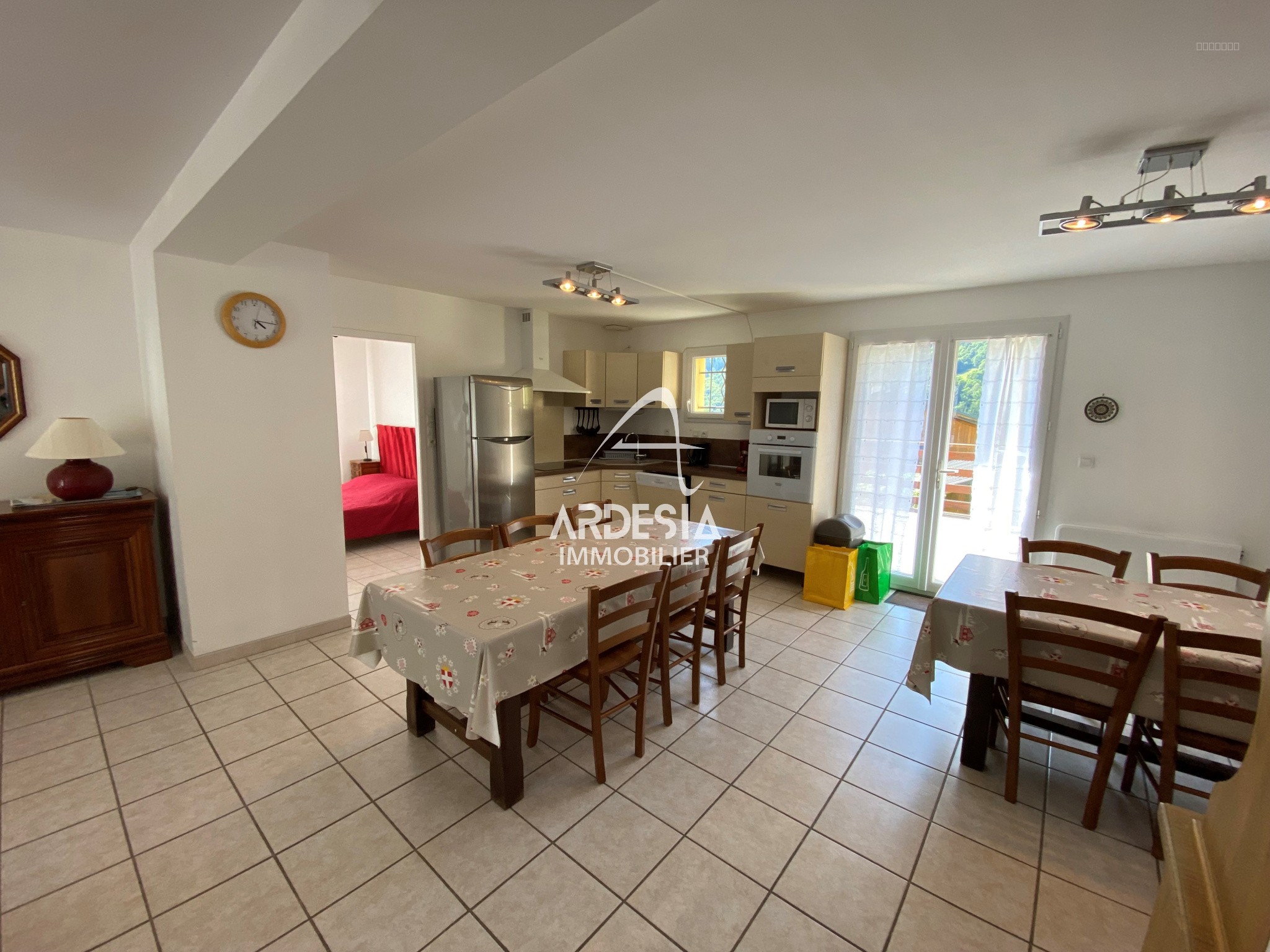 Maison à vendre à St francois longchamp, 1 168 m², 15 pièces – photo 1 sur 20