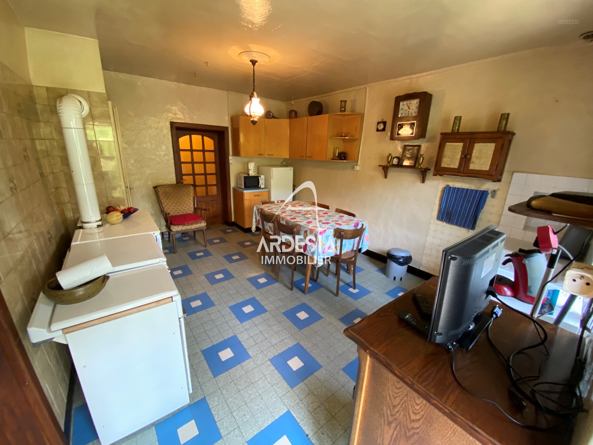 Studio à vendre à Le corbier, 326 m², 1 pièce – photo 1 sur 16