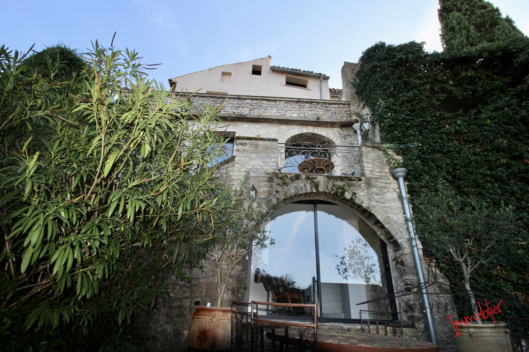 Bien immobilier à vendre à Vaison la romaine, 24 m², 6 pièces – photo 1 sur 20