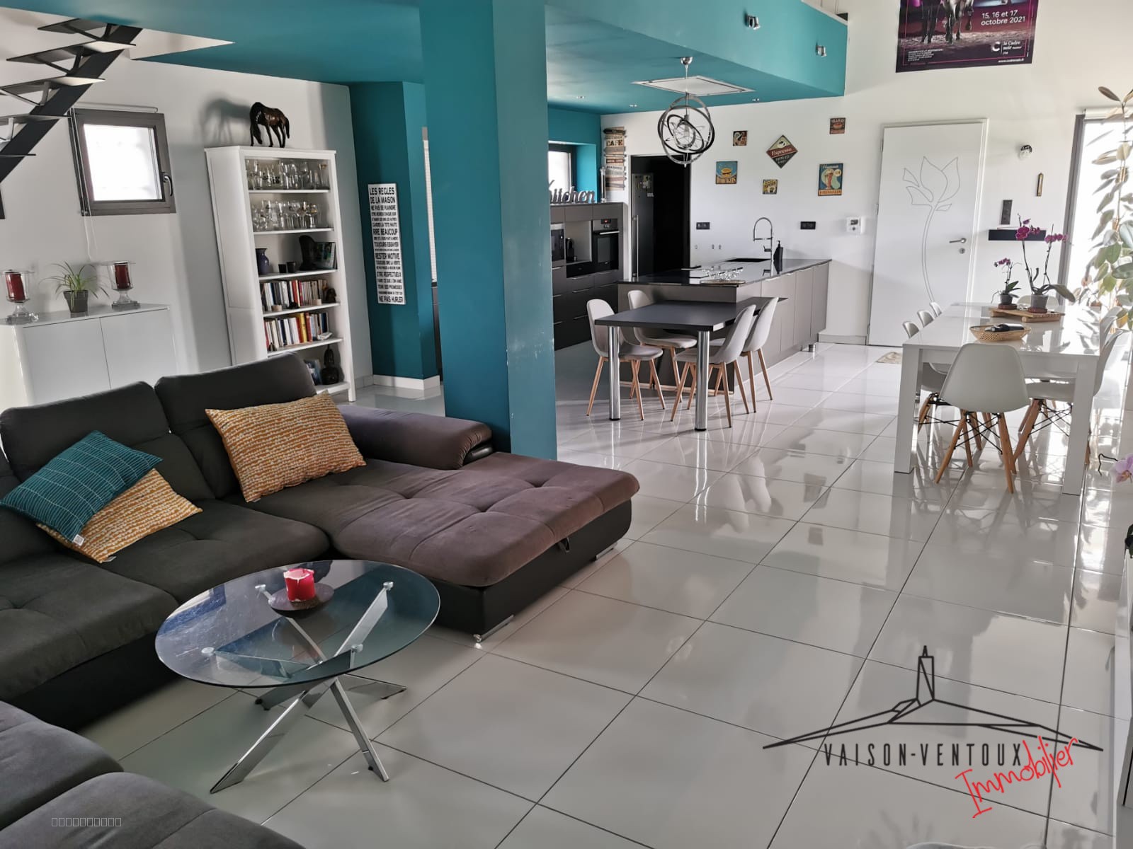 Spacieuse villa contemporaine avec piscine et spa — photo 10