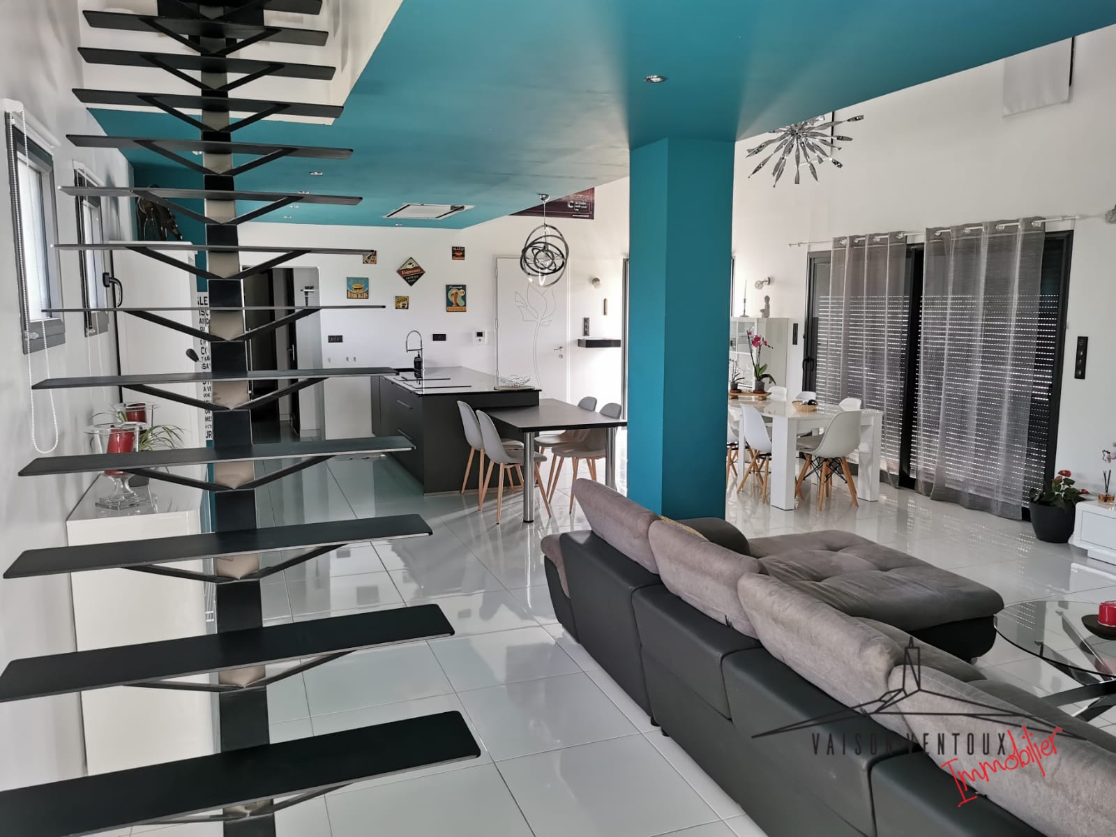 Spacieuse villa contemporaine avec piscine et spa — photo 12