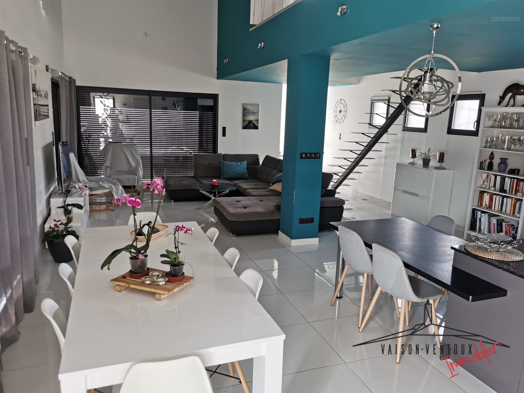 Spacieuse villa contemporaine avec piscine et spa — photo 13