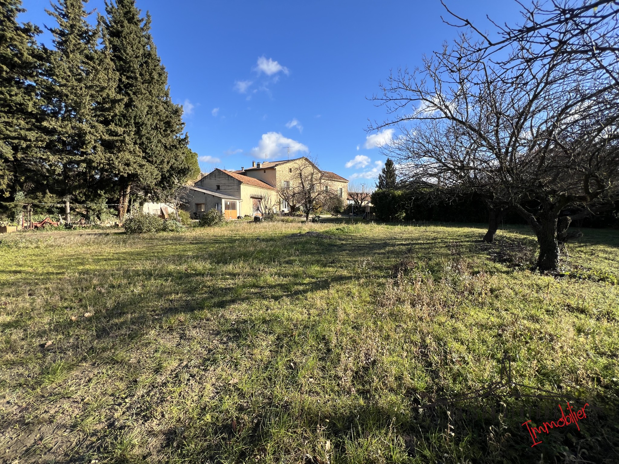 Ferme à vendre à Travaillan, 50 m², 10 pièces – photo 1 sur 20