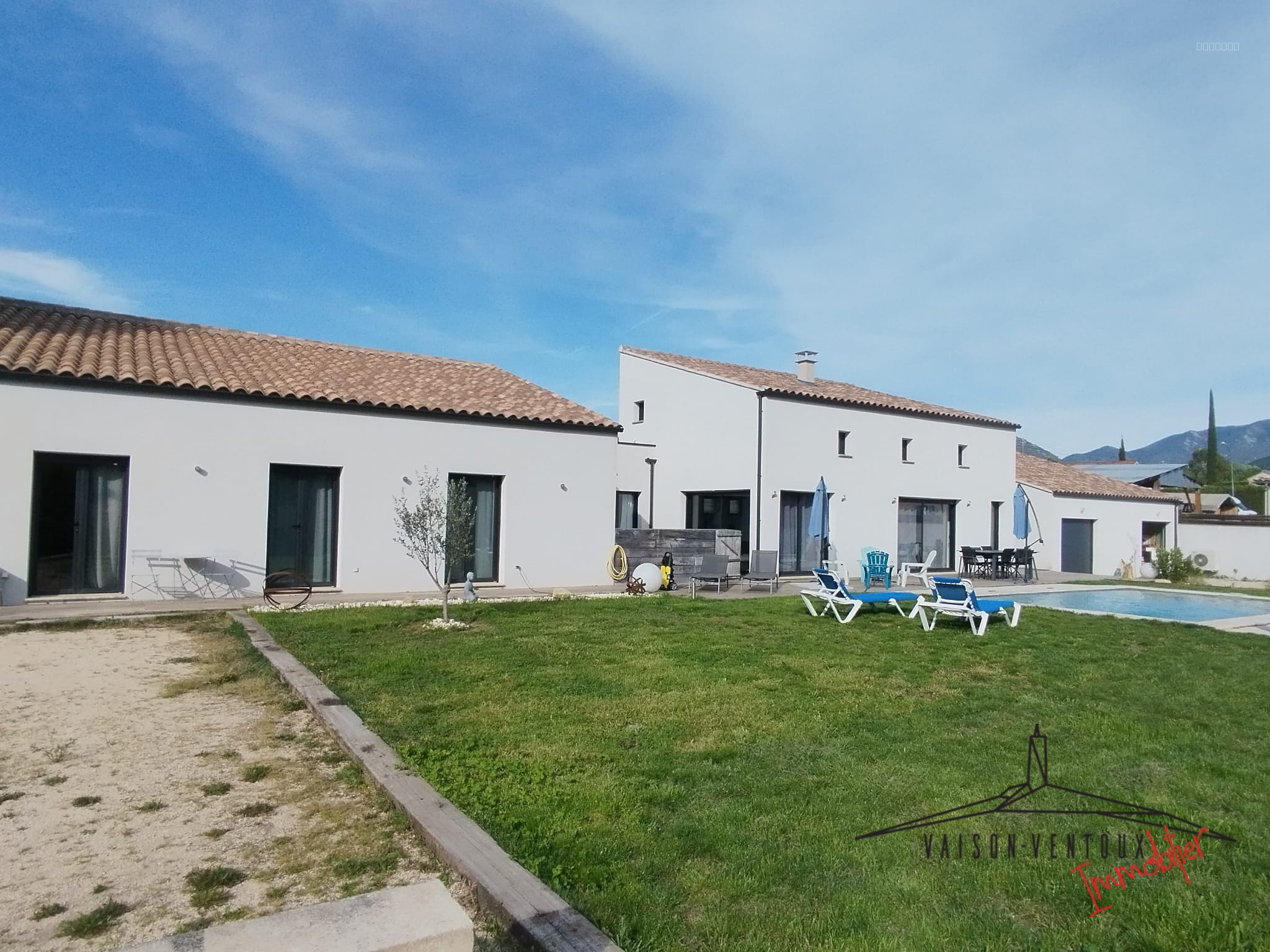 Spacieuse villa contemporaine avec piscine et spa — photo 3