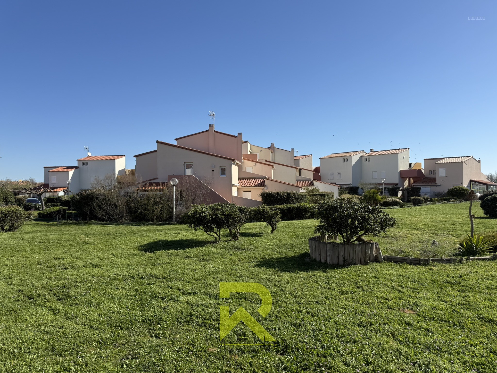 Villa à vendre à Agde, 19 m², 1 pièce – photo 1 sur 8