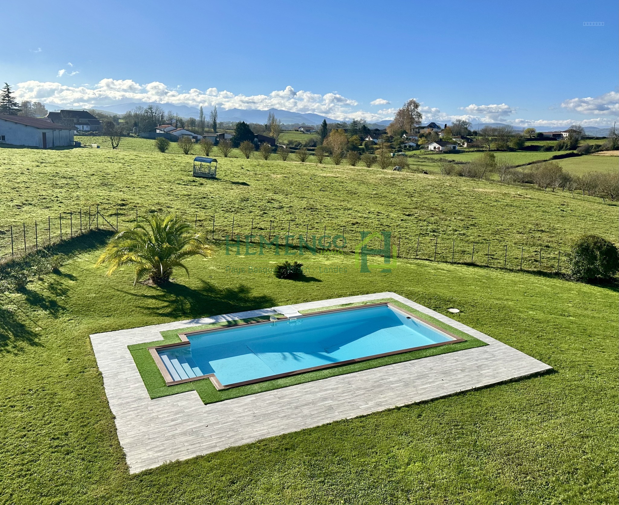 Bien immobilier à vendre à Domezain berraute, 252 m², 12 pièces – photo 3 sur 18