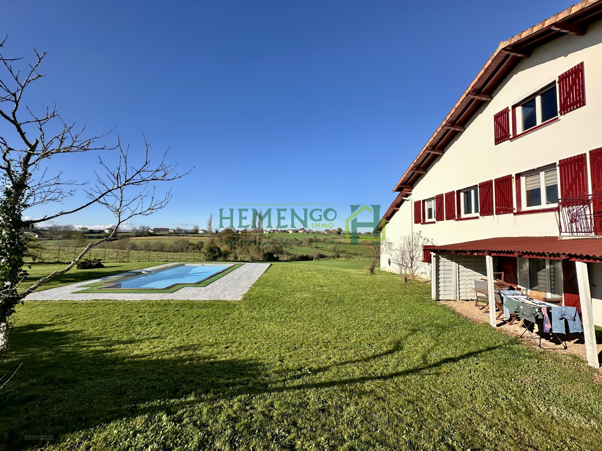 Bien immobilier à vendre à Domezain berraute, 252 m², 12 pièces – photo 2 sur 18