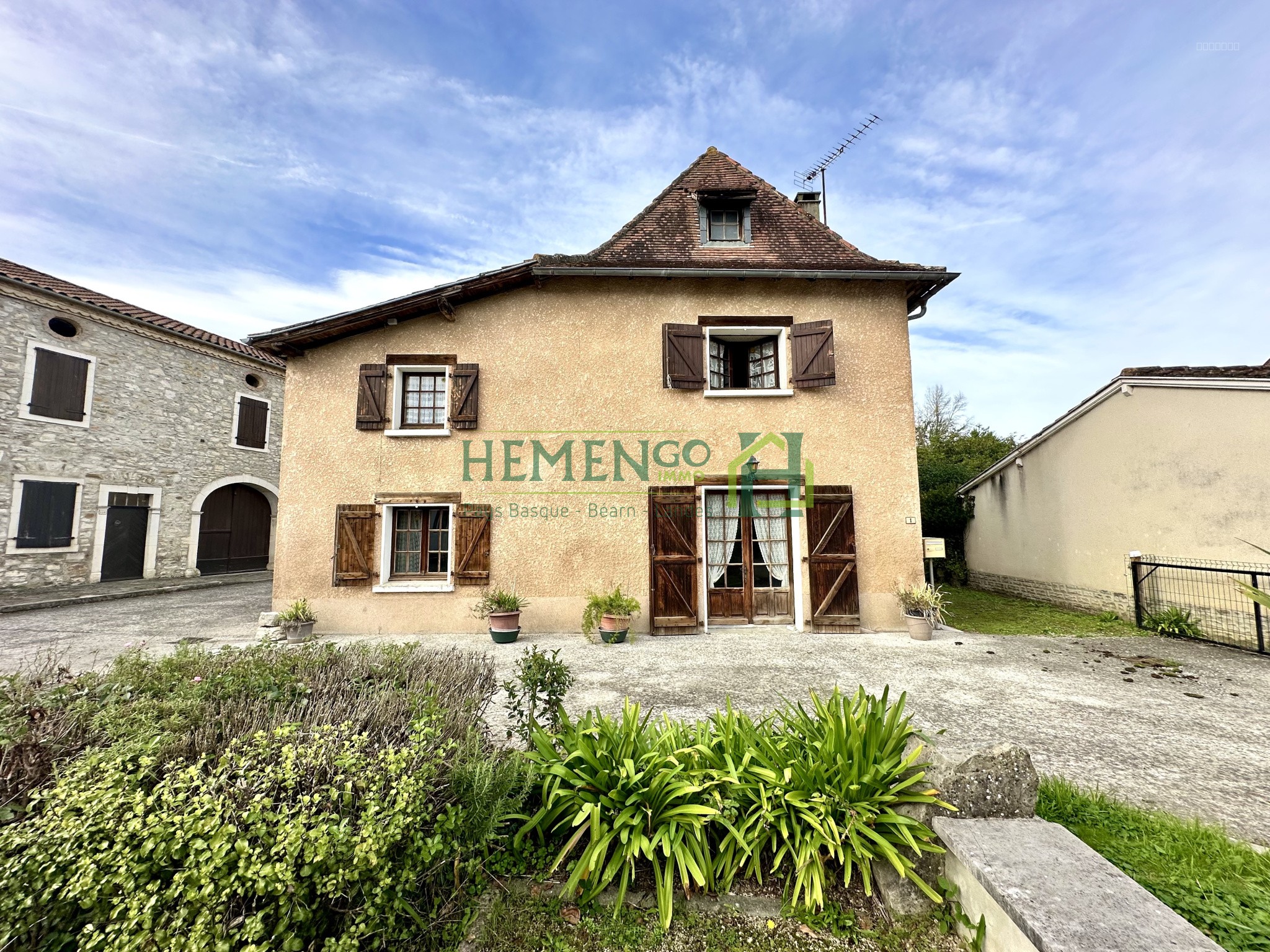Bien immobilier à vendre à Autevielle st martin bideren, 22,47 m², 9 pièces – photo 1 sur 13