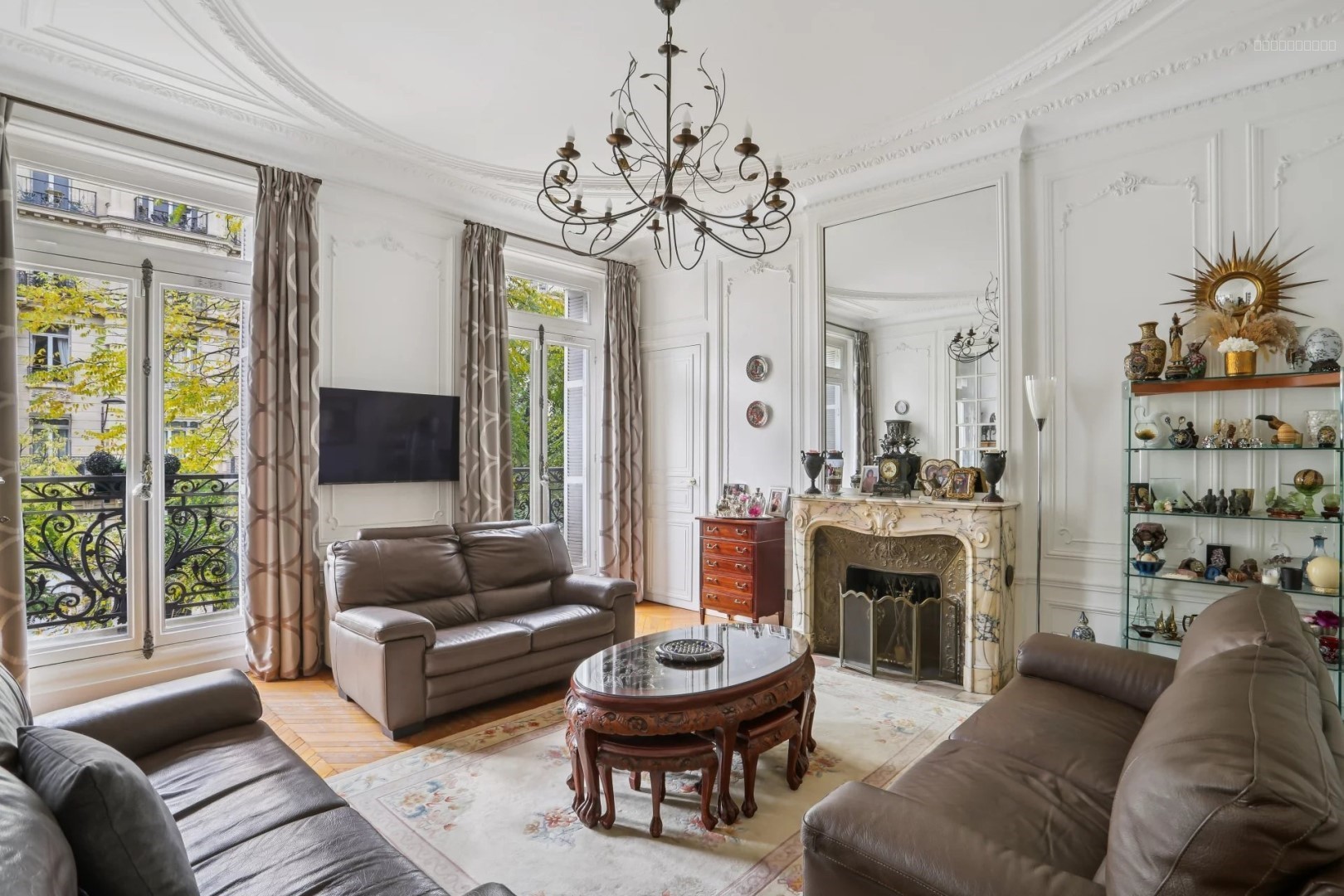 Appartement à vendre à Paris, 148 m², 5 pièces – photo 1 sur 12