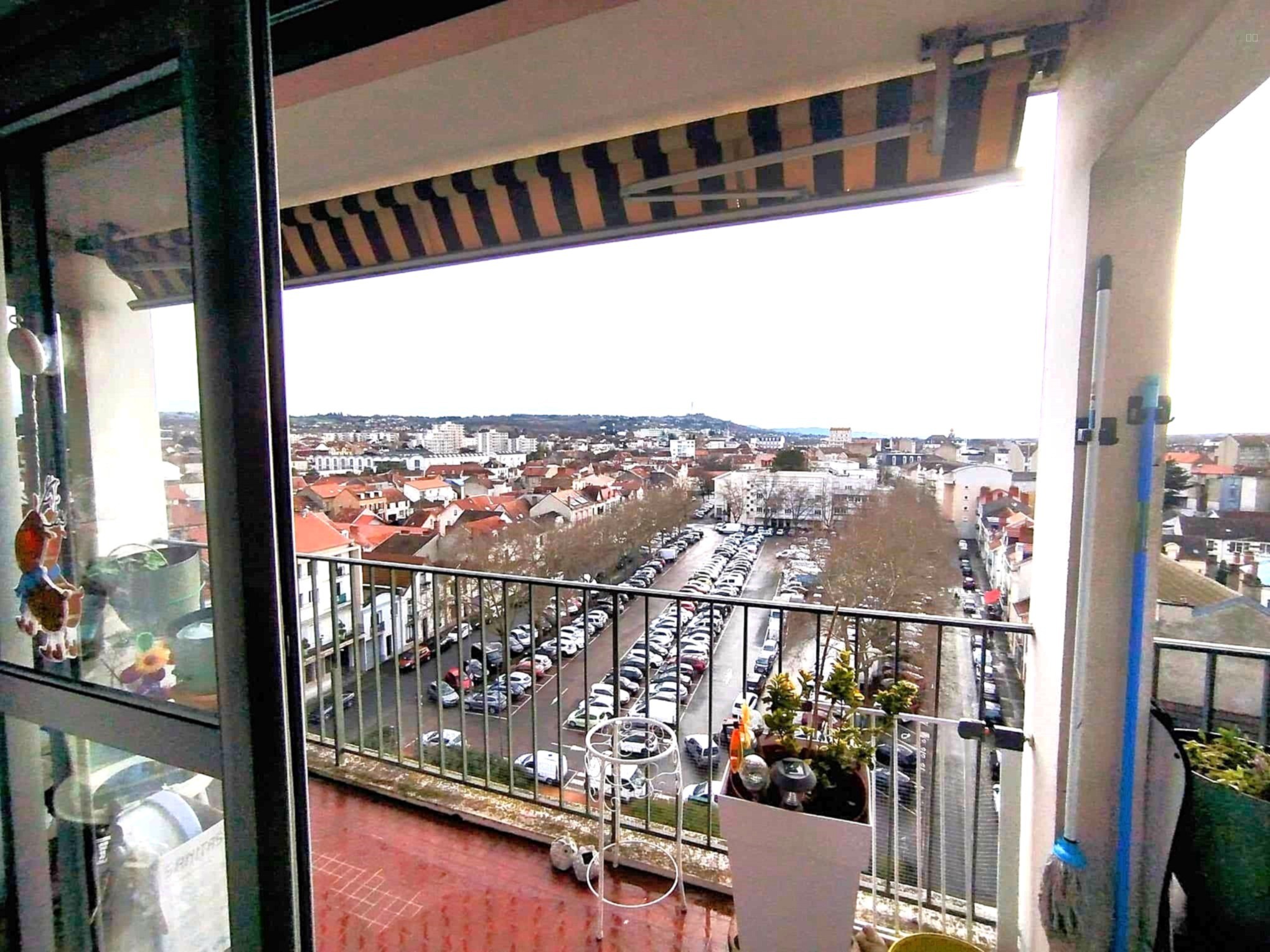 Appartement à vendre à Vichy, 390 m², 3 pièces – photo 1 sur 9