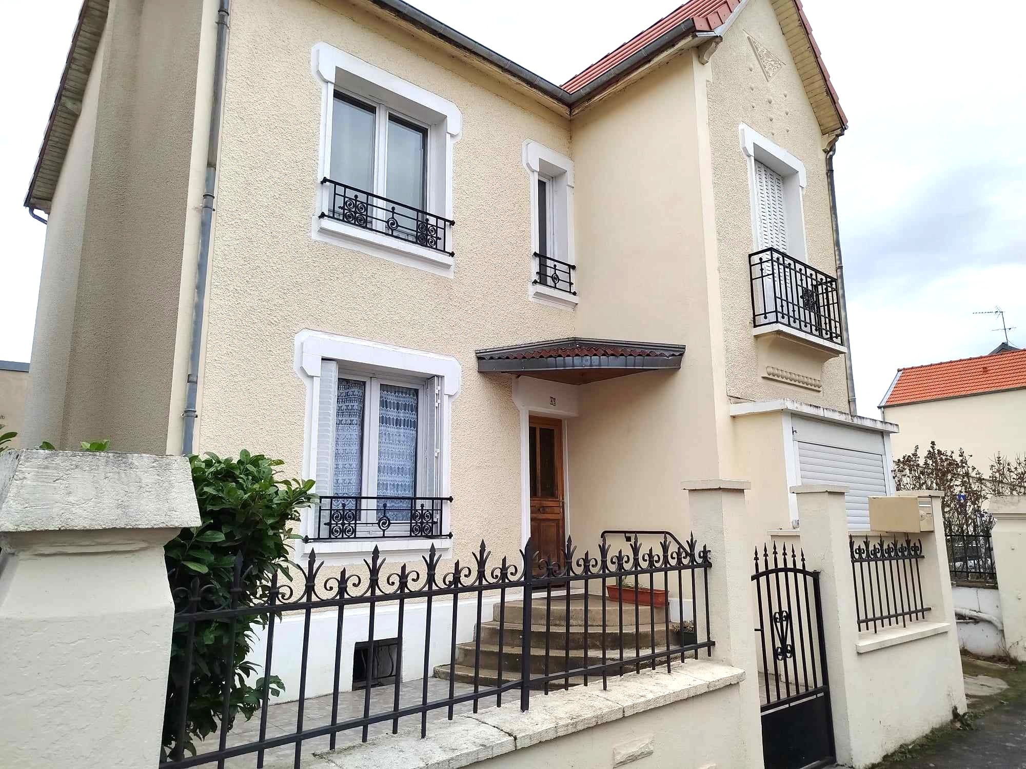 Maison à vendre à Vichy, 1 150 m², 5 pièces – photo 1 sur 7