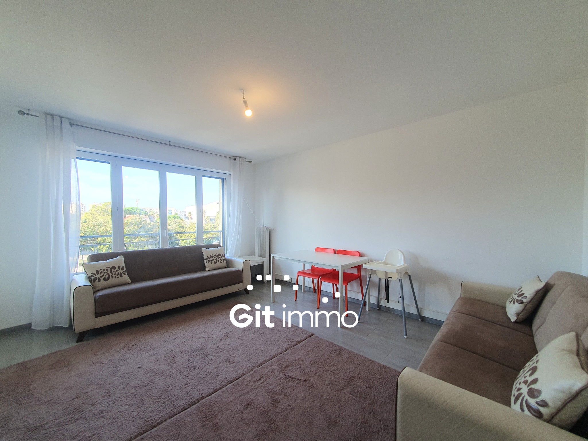 Appartement à vendre à Marseille, 70 m², 4 pièces – photo 1 sur 9
