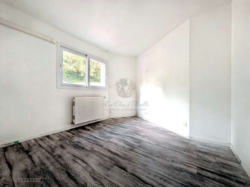 Maison de 160 m2 avec bureaux et locaux de stockage attenants de 110 m2 à Saint-Genis-Laval — photo 8