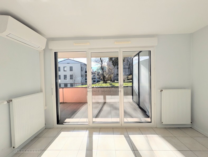 Appartement T3 avec terrasse et verdure au cœur de Saint-Genis-Laval   Résidence Harmonie Nature de 2016 — photo 6
