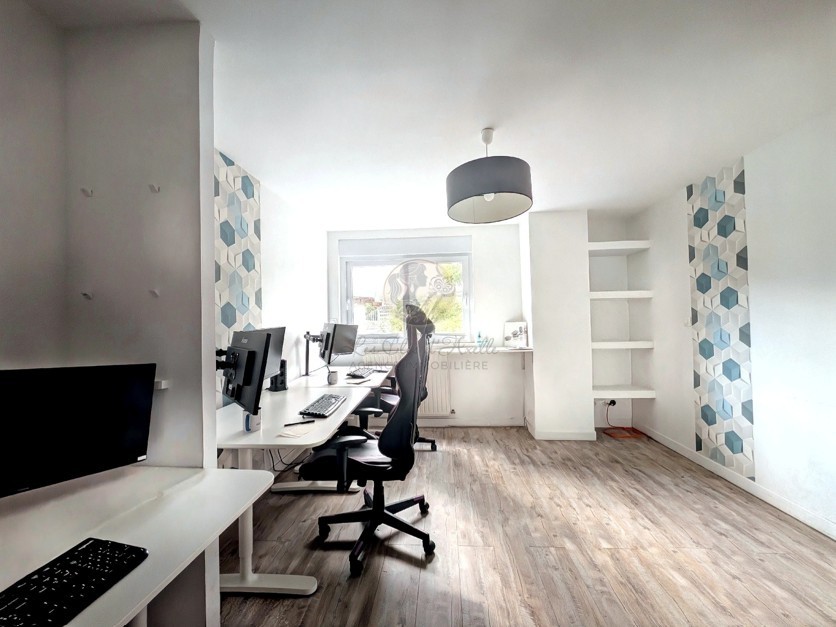 Maison de 160 m2 avec bureaux et locaux de stockage attenants de 110 m2 à Saint-Genis-Laval — photo 11