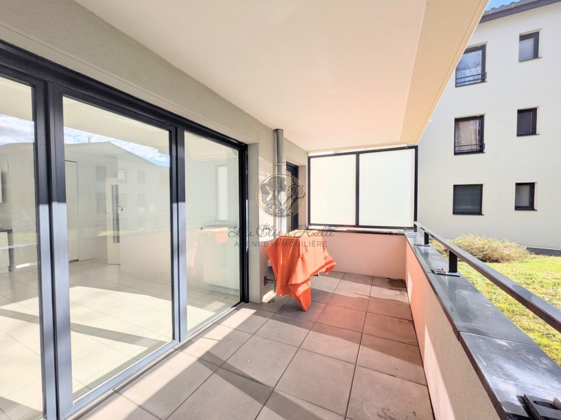Appartement T3 avec terrasse et verdure au cœur de Saint-Genis-Laval   Résidence Harmonie Nature de 2016 — photo 4