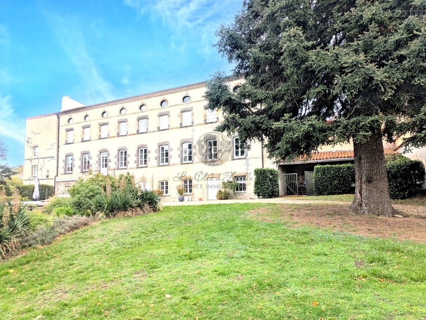 Château d’exception à Busséol   Puy-de-Dôme — photo 3