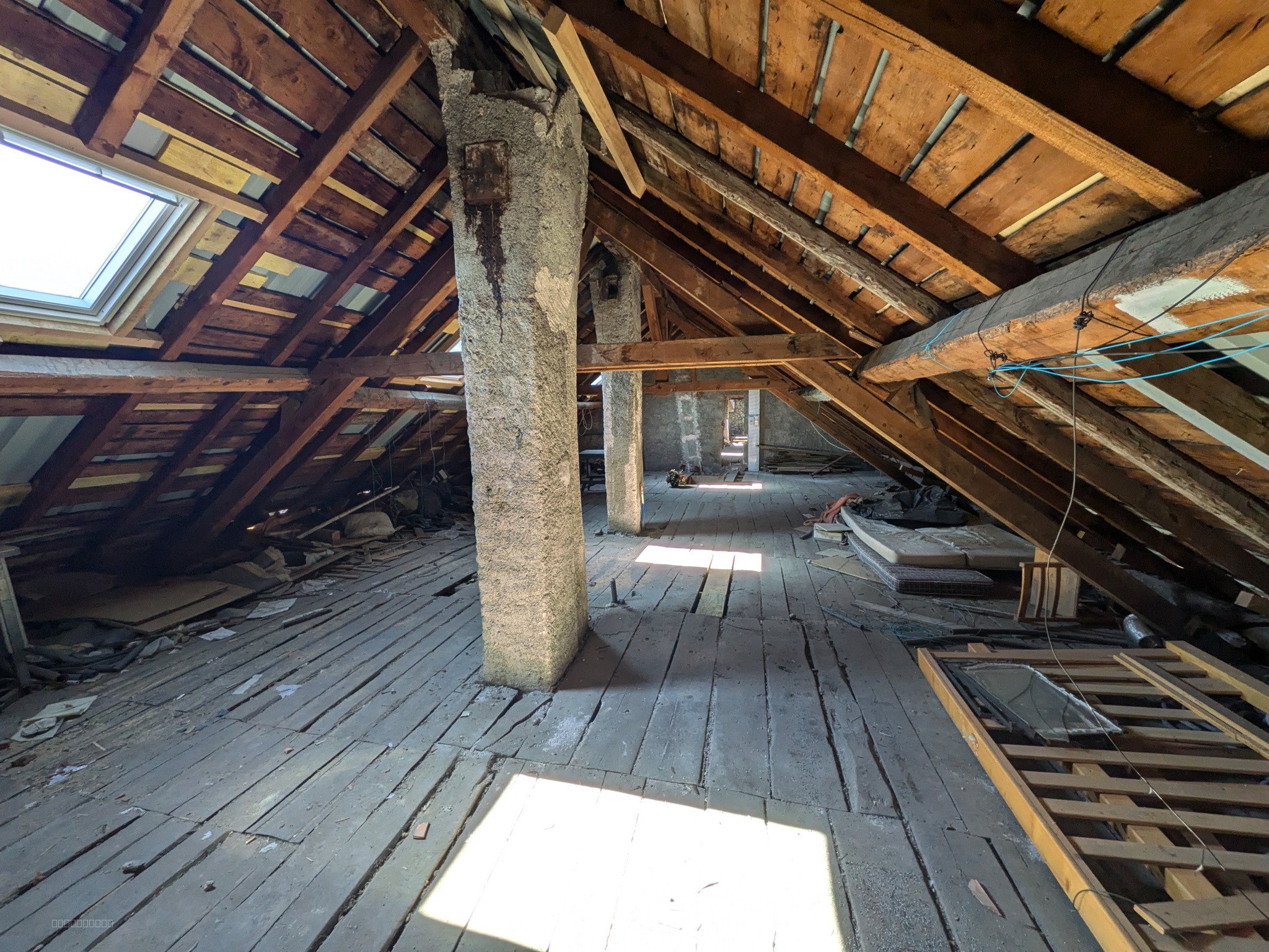 Appartement à vendre à Briancon, 220 m², 1 pièce – photo 2 sur 3