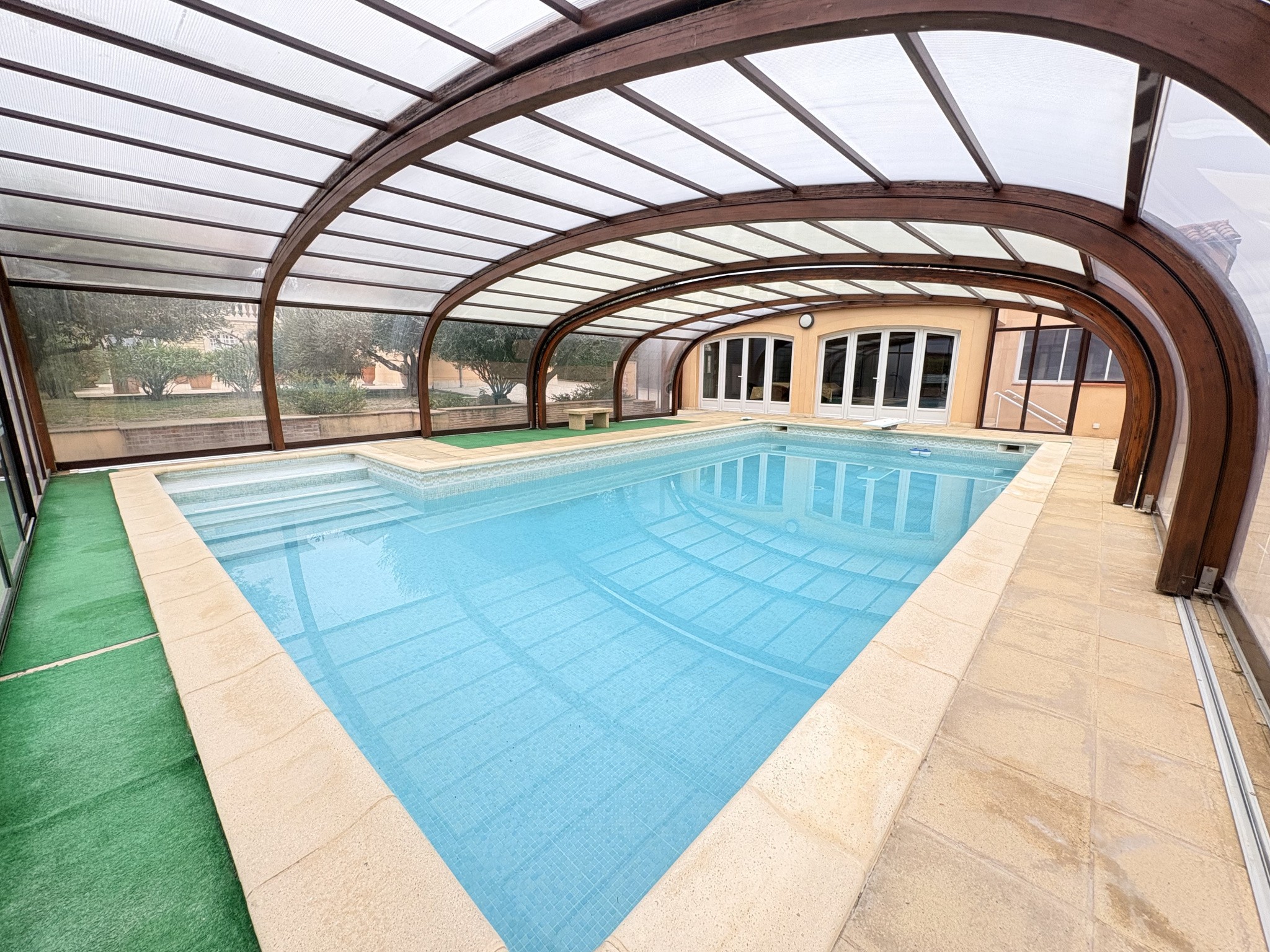 Villa à vendre à Ledignan, 1 425 m², 11 pièces – photo 2 sur 10