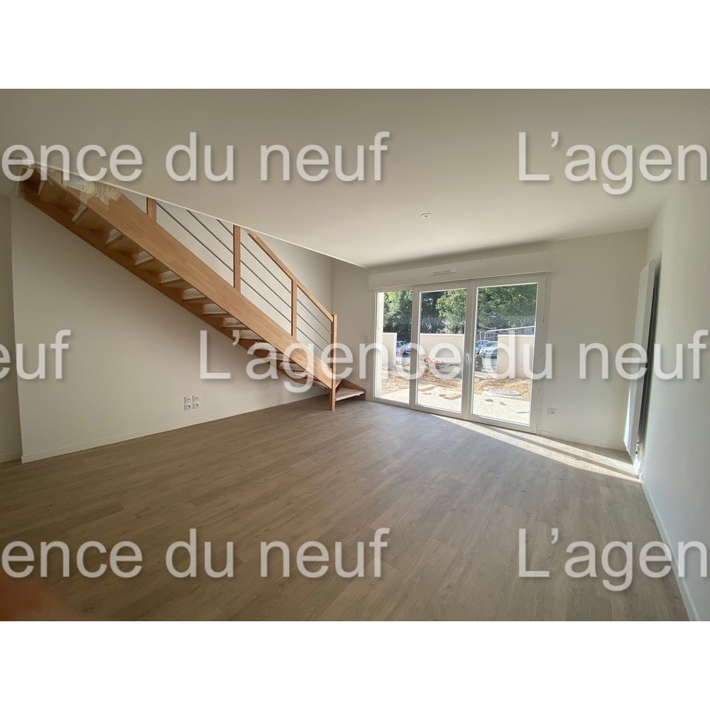 Bien immobilier à vendre à Pont l eveque, 78 m², 3 pièces – photo 1 sur 4