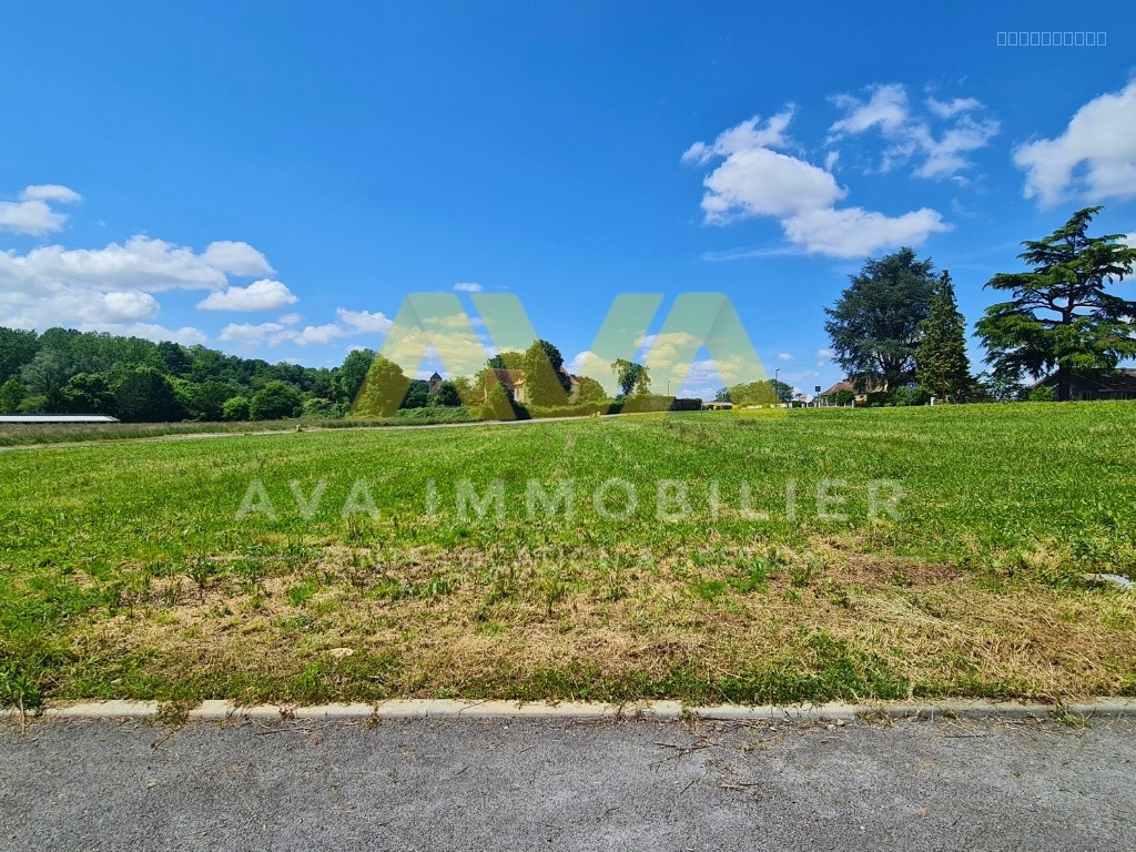 Bien immobilier à vendre à Araujuzon, 1 340 m² – photo 1 sur 8