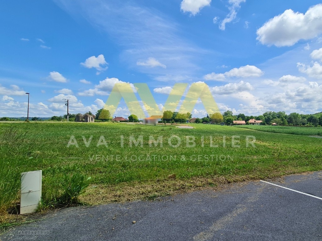 Bien immobilier à vendre à Araujuzon, 1 029 m² – photo 2 sur 6