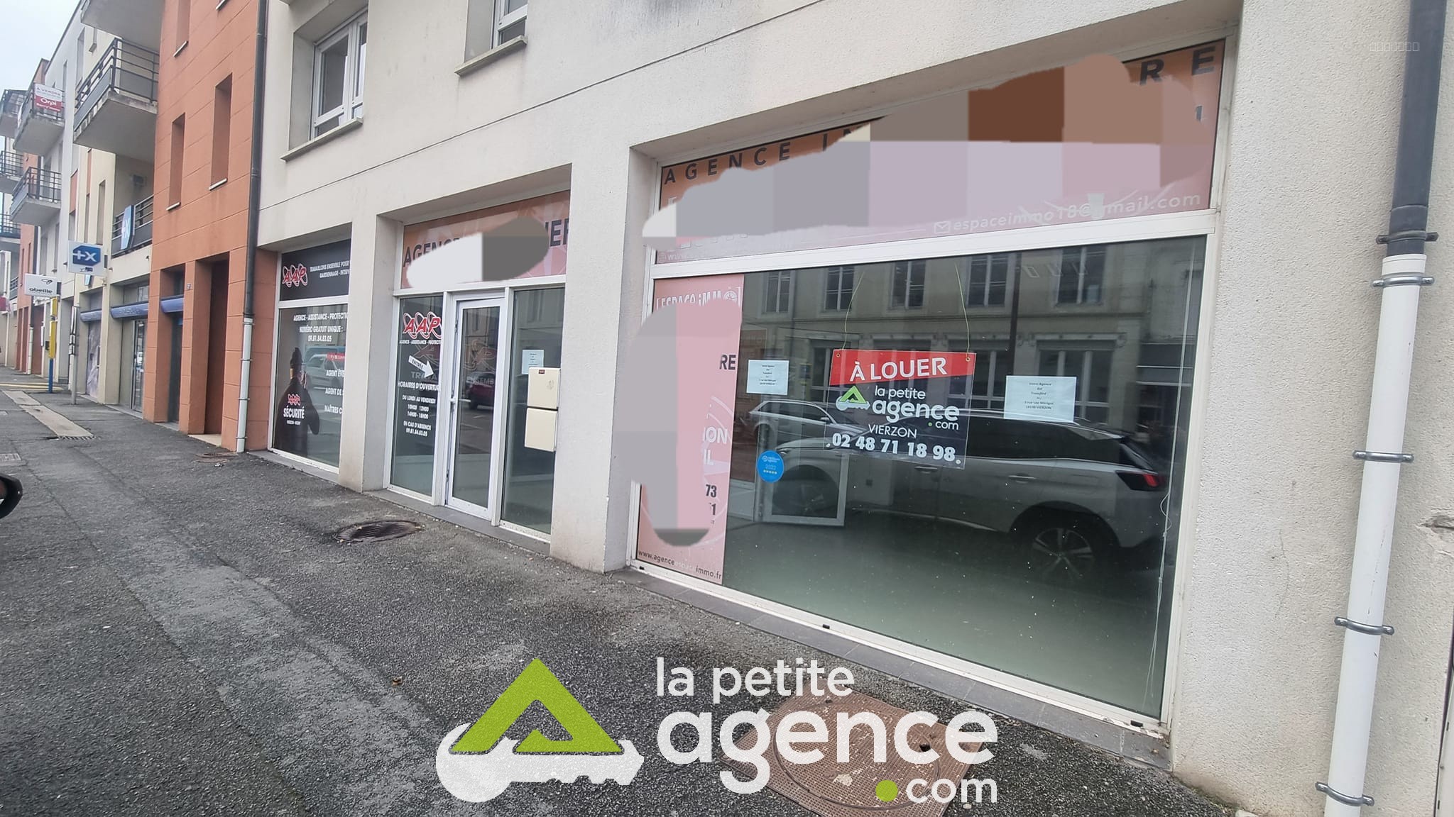 Local commercial à louer à Vierzon, 103 m² – photo 1 sur 7