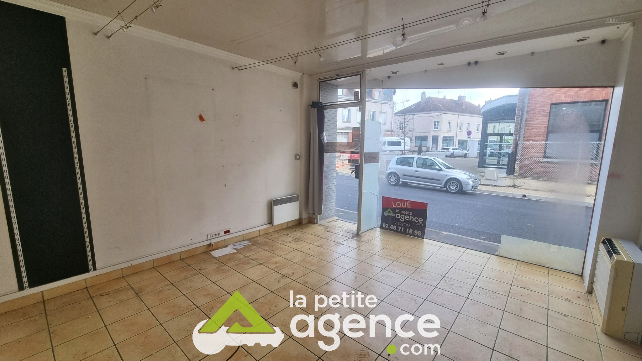 Local commercial à louer à Vierzon, 30 m² – photo 3 sur 4