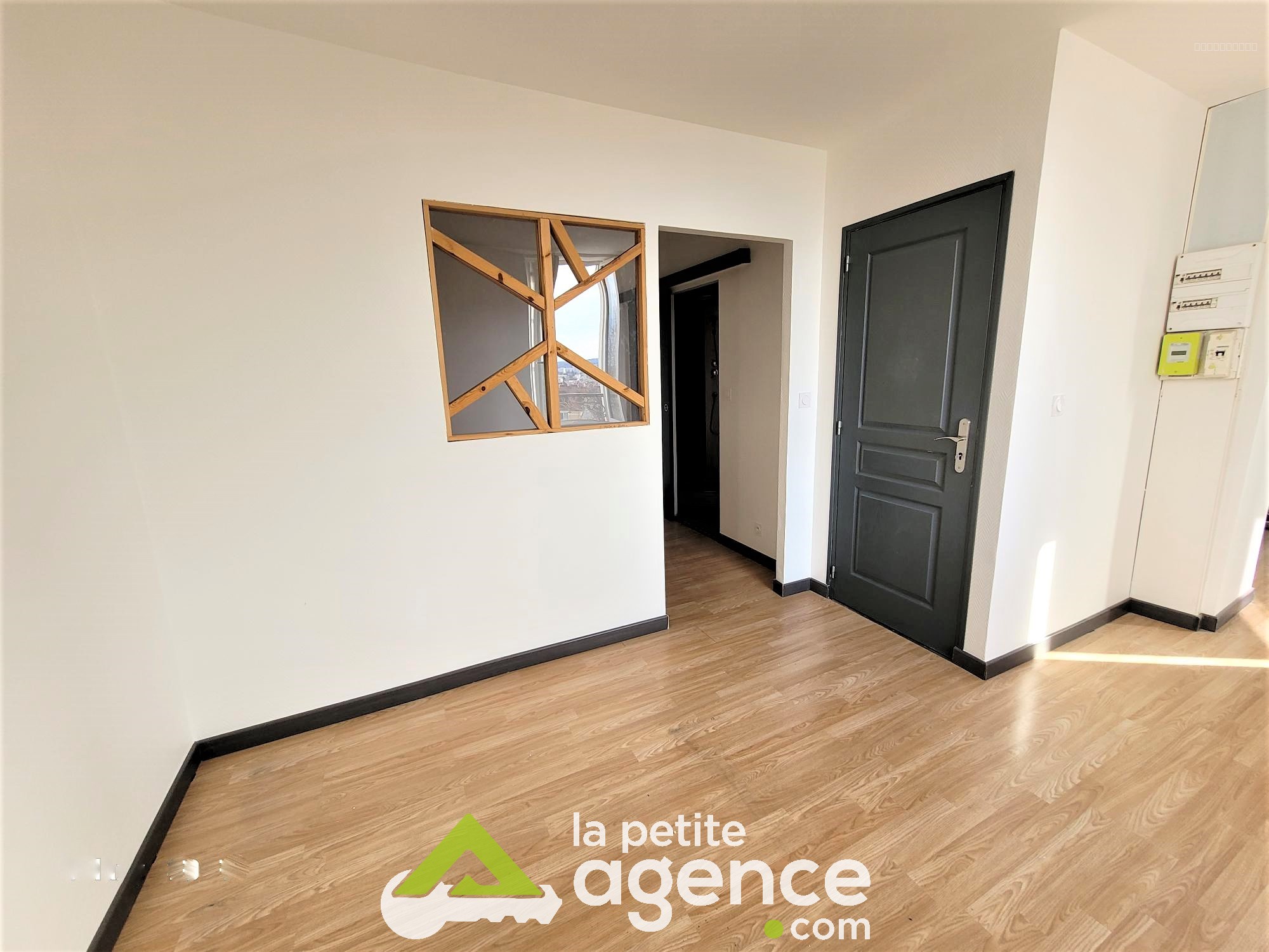 Appartement à louer à Montlucon, 32 m², 2 pièces – photo 3 sur 9