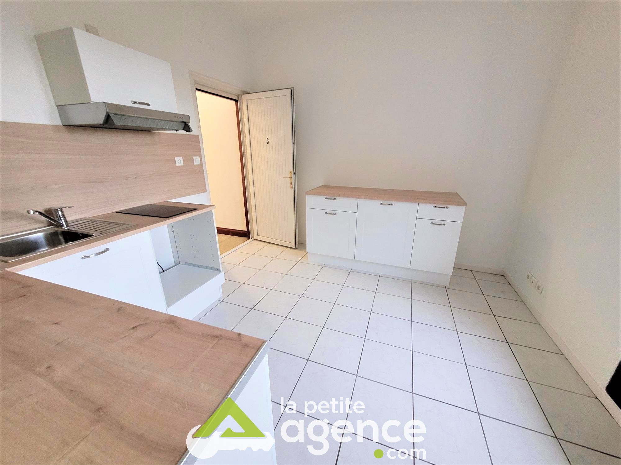 MONTLUCON - T1 PROCHE CENTRE VILLE RENOVE — photo 1