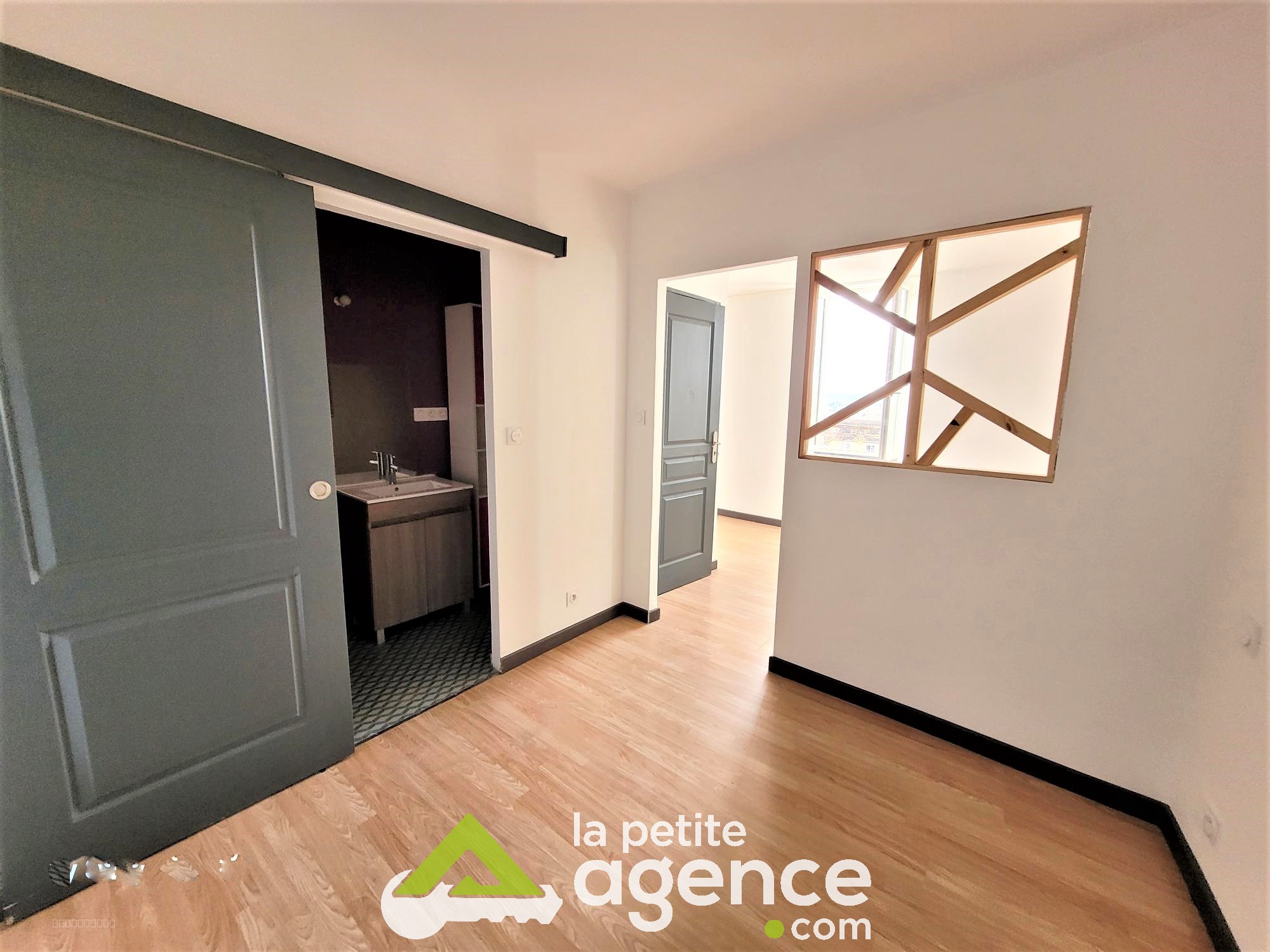 Appartement à louer à Montlucon, 32 m², 2 pièces – photo 2 sur 9