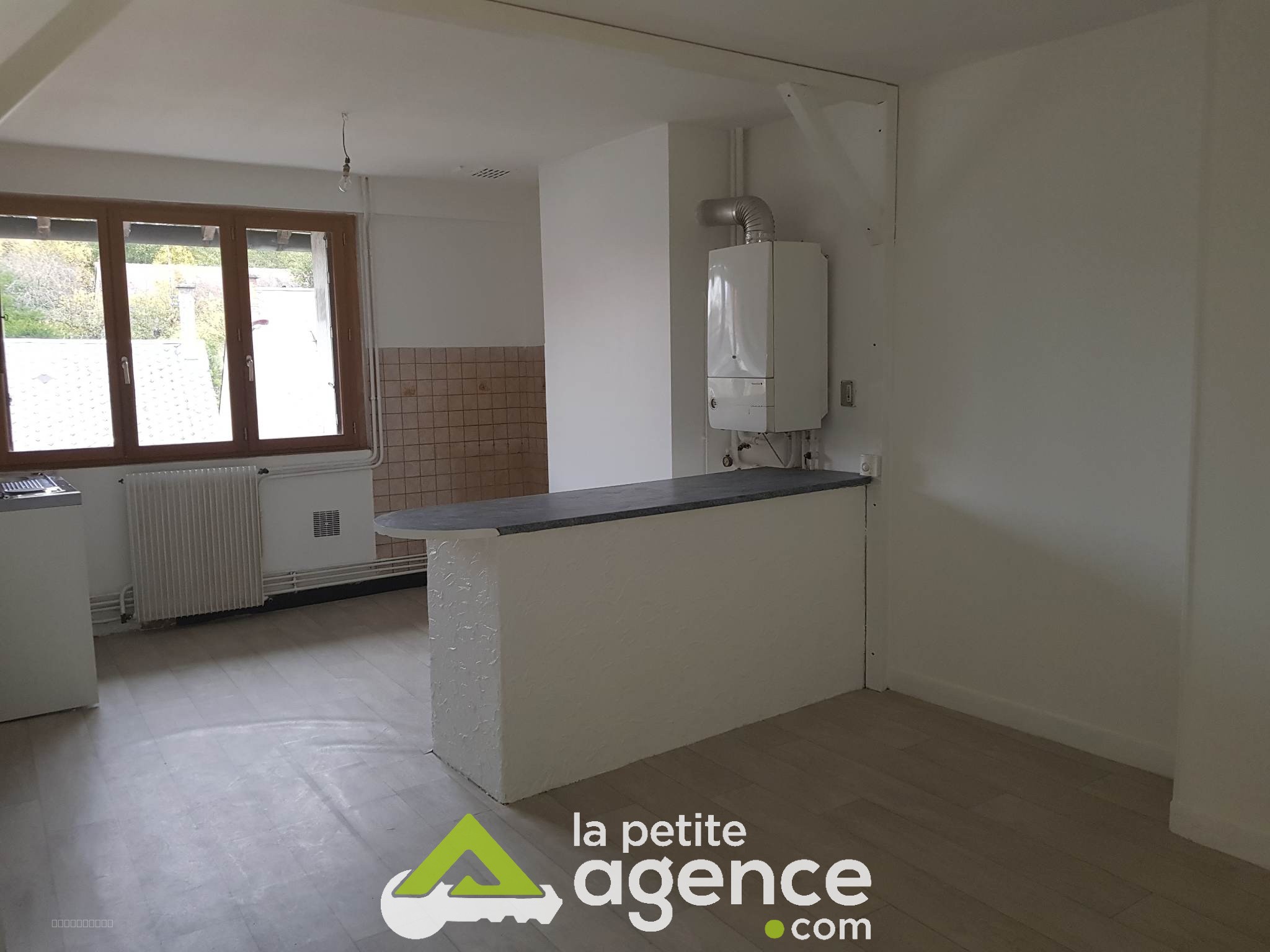 Immeuble à vendre à Vierzon, 350 m² – photo 2 sur 3